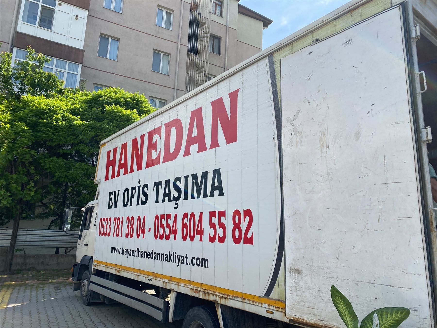 Tomarza evden eve nakliyat için Hanedan Nakliyat aracı